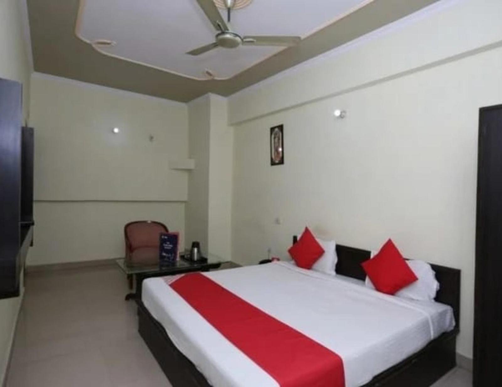 Hotel S K Palace Lucknow , Best Hotel In Lucknow , Hotel In Transport Nagar Lucknow ,Budget Hotels In 러크나우 외부 사진
