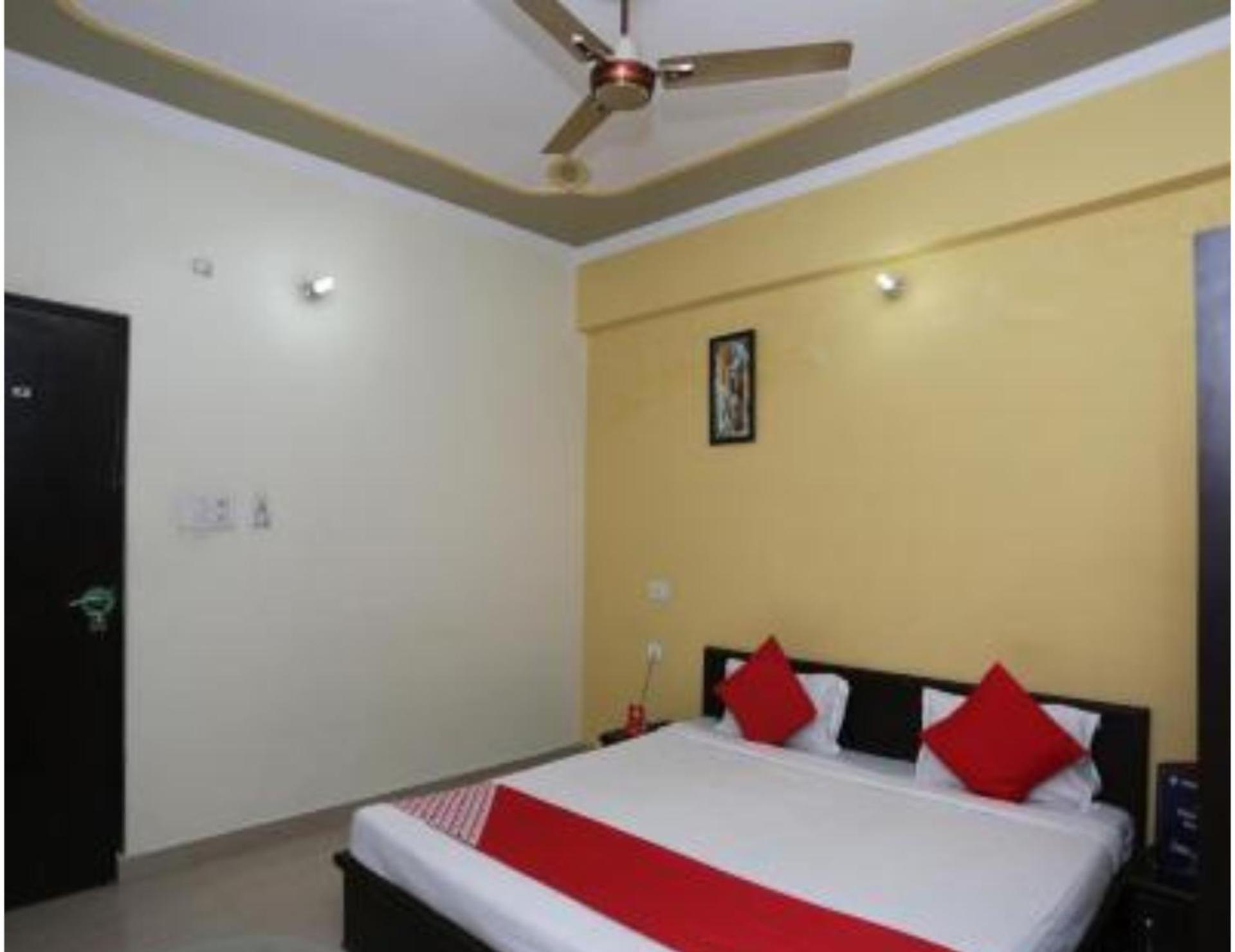 Hotel S K Palace Lucknow , Best Hotel In Lucknow , Hotel In Transport Nagar Lucknow ,Budget Hotels In 러크나우 외부 사진
